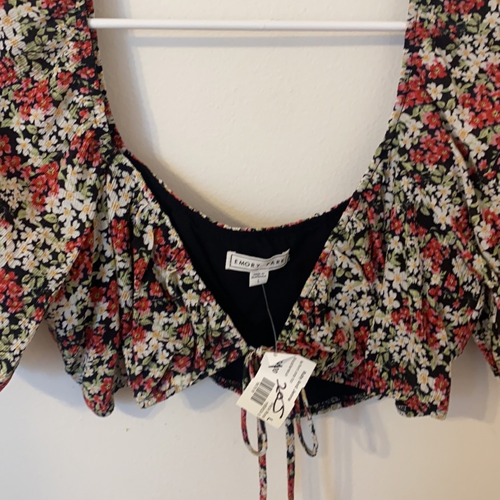 crop top - Picture 2 of 3